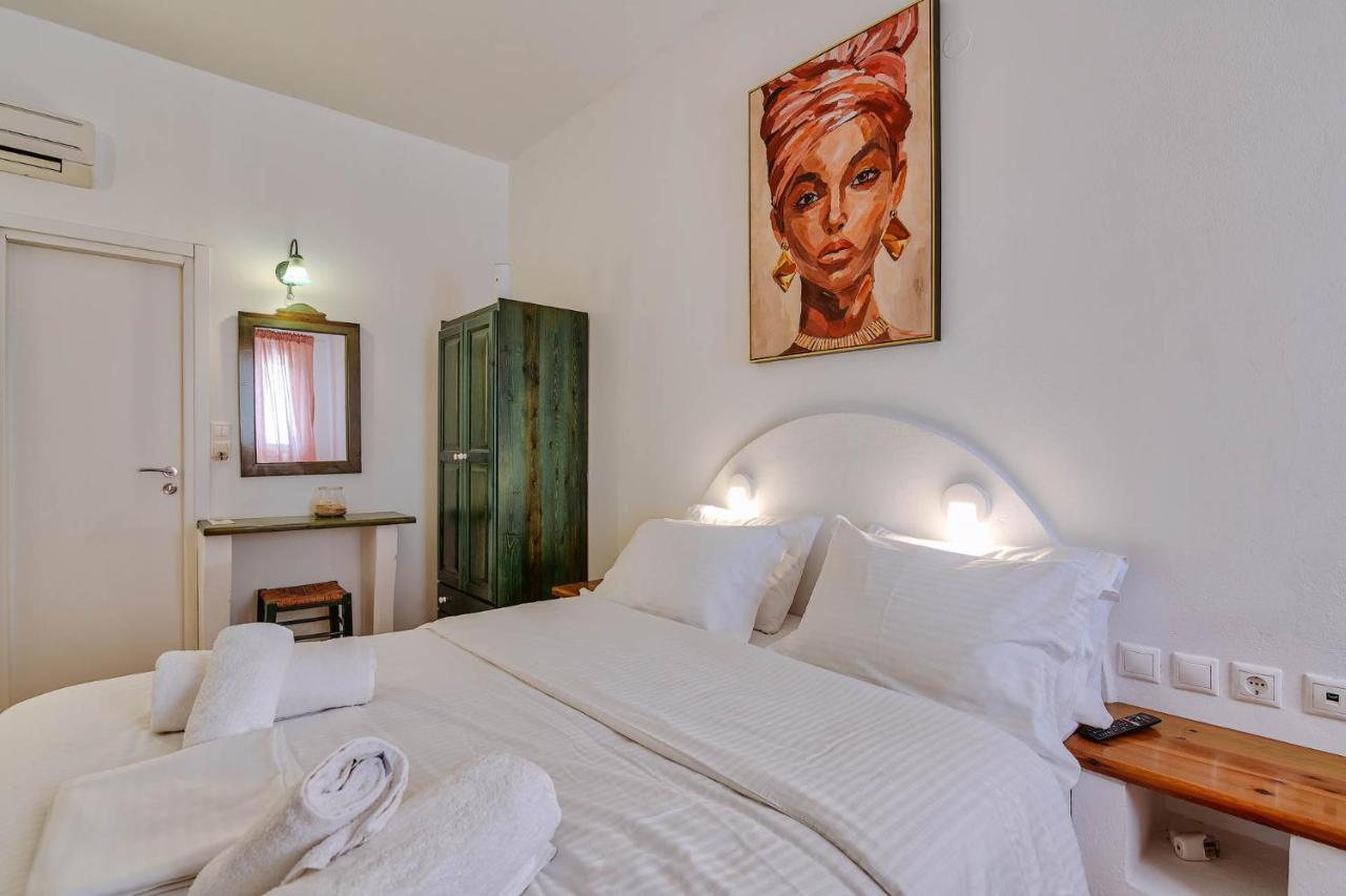 Palm Heaven Boutique Apartments Antiparos Екстер'єр фото