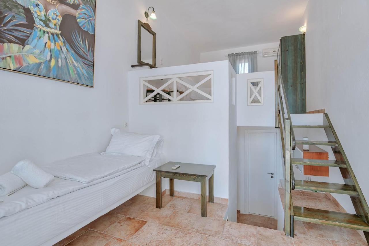 Palm Heaven Boutique Apartments Antiparos Екстер'єр фото